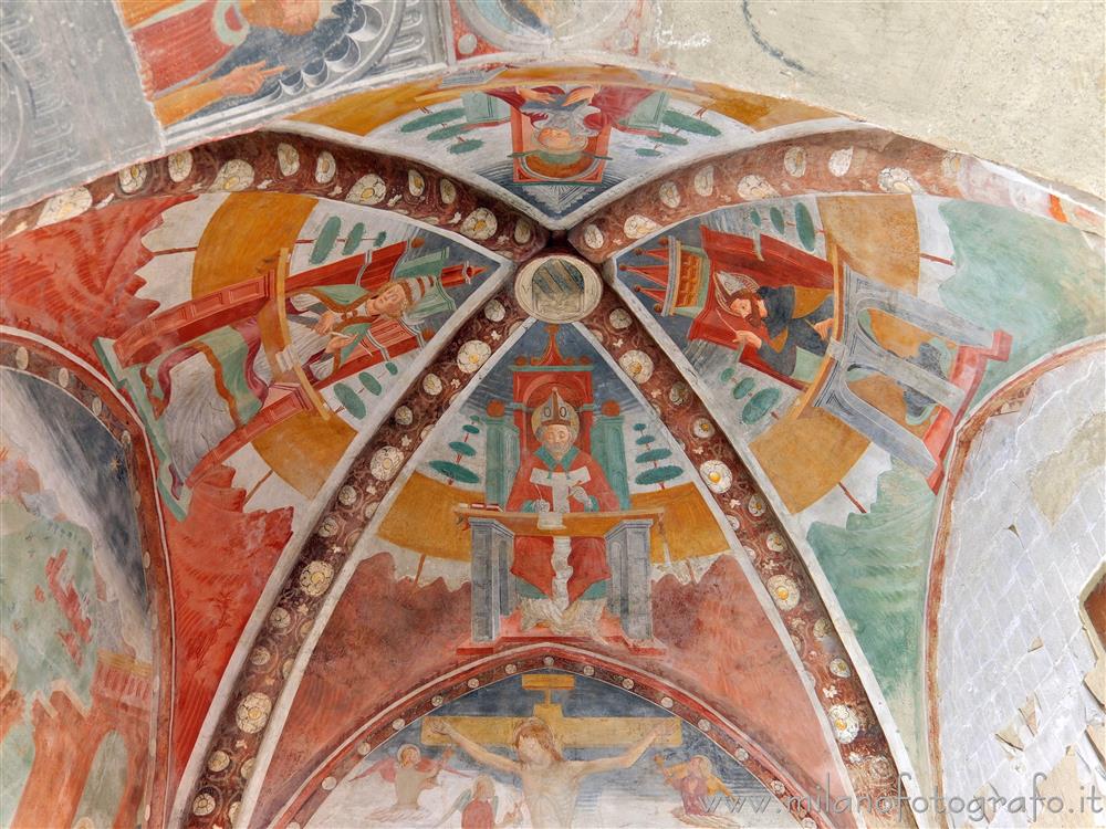 Settimo Milanese (Milan, Italy) - Frescoed vault of the presbytery of the Oratory of San Giovanni Battista